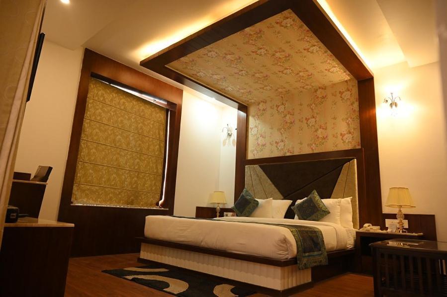 Square Inn Hotel,바라나시 외부 사진