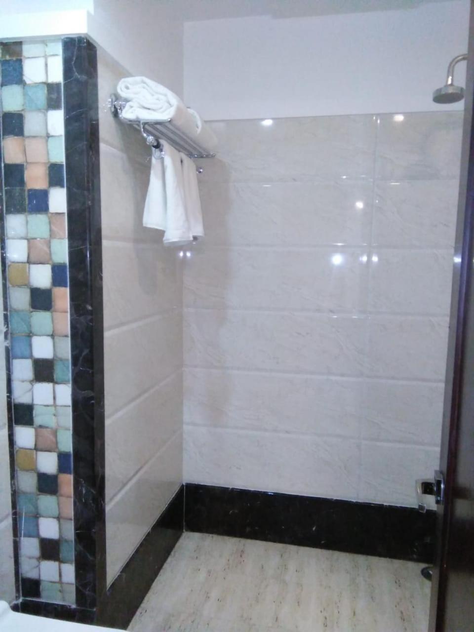 Square Inn Hotel,바라나시 외부 사진